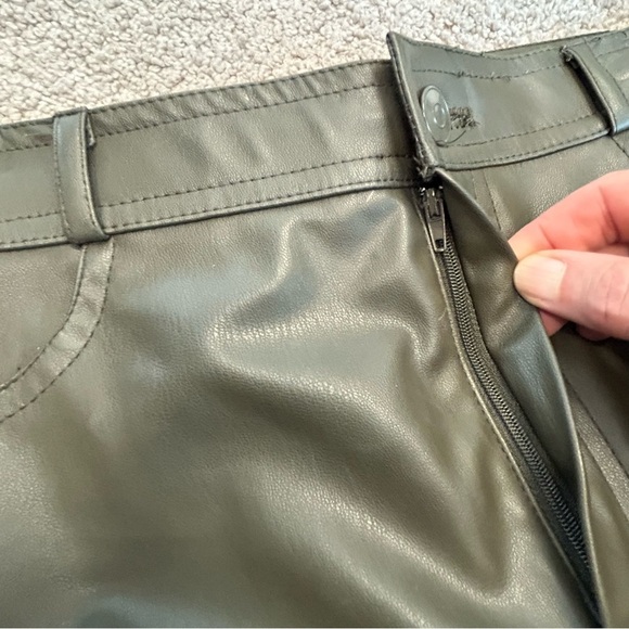 Zara dark olive green faux leather high-rise slim legging pants M zipper ankle - Picture 5 of 16